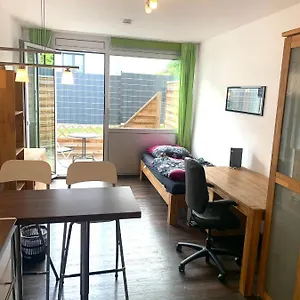 Luxurious , Next To University& Wifi, Free Parking, Bed&matress Apartment